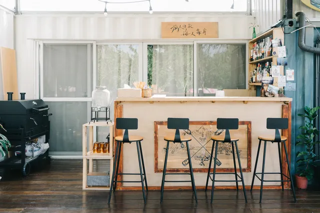 靠岸 Shoreside Bar（冬眠中12/20-3/18休息）