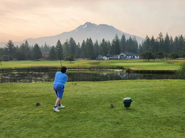 Lake Shastina Golf Resort