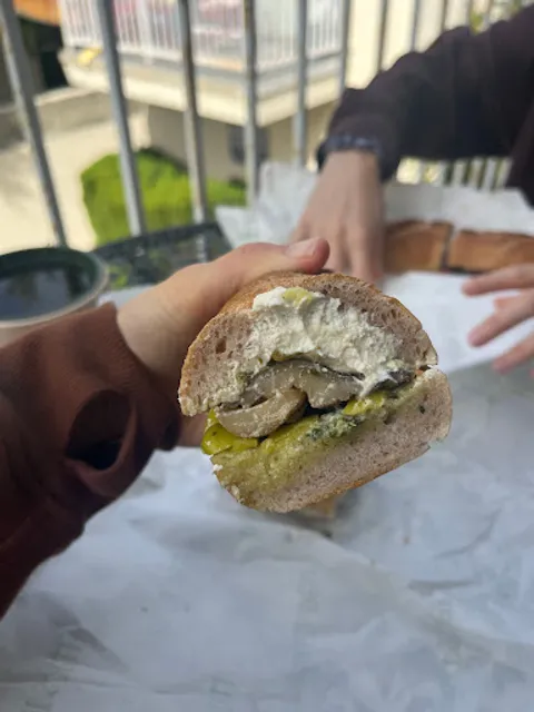 B&T's Deli