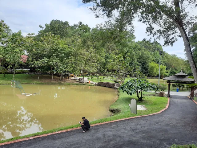 Kolam Rekreasi Air Hutan Bandar