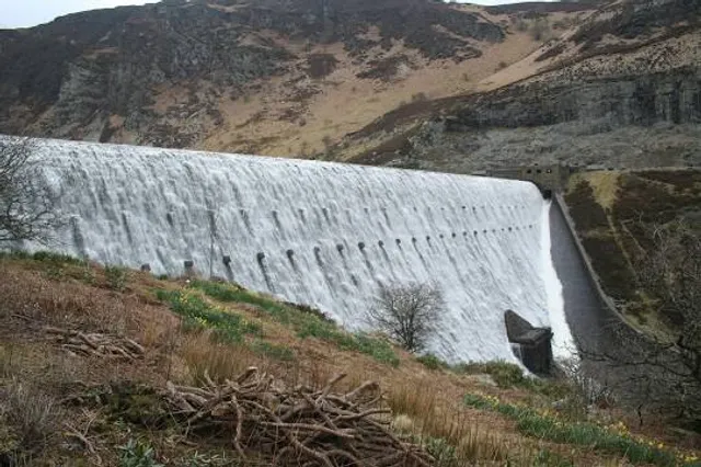 Caban Coch Dam