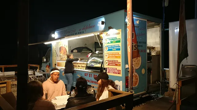 Pizza au feu de bois