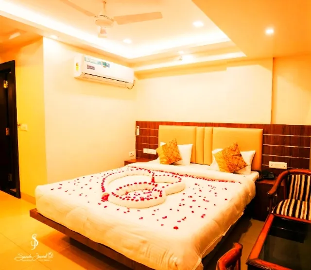 Hotel Madhava Naimisharanya