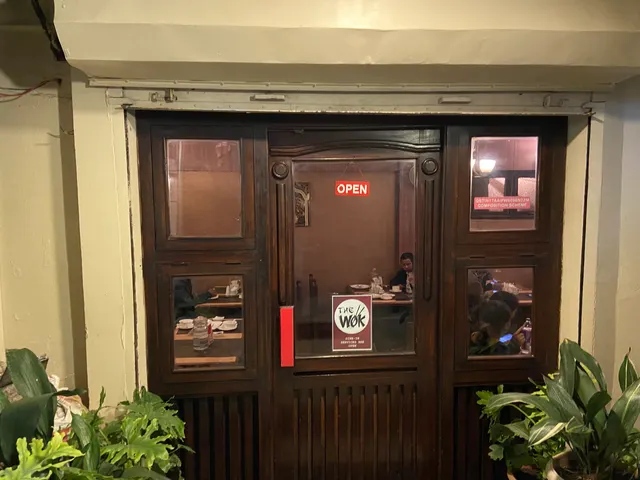 The Wok La Chaumiere