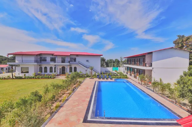 Corbett Wild Flower Resort And Spa