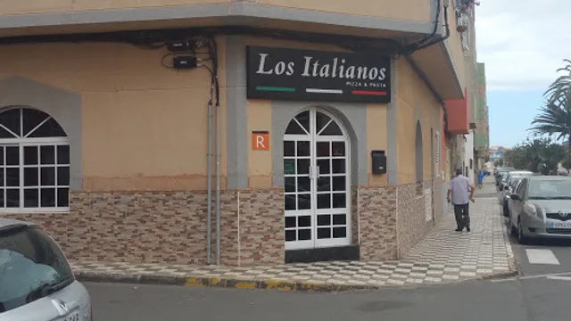 Restaurante pizzería "Los Italianos Playa"