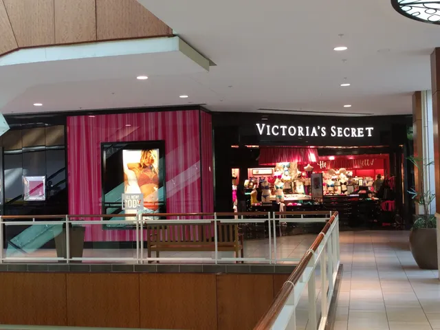 Victoria's Secret & PINK