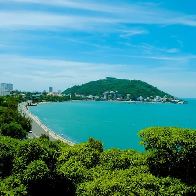 Bạch Dinh (White Palace Historical Cultural Relic)