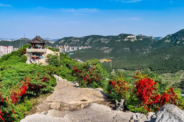 Thousand Buddha Mountain