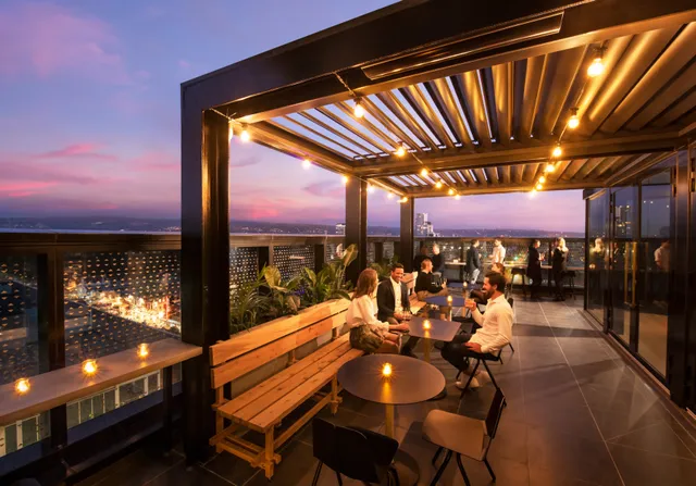 Koomo Restaurant & Bar