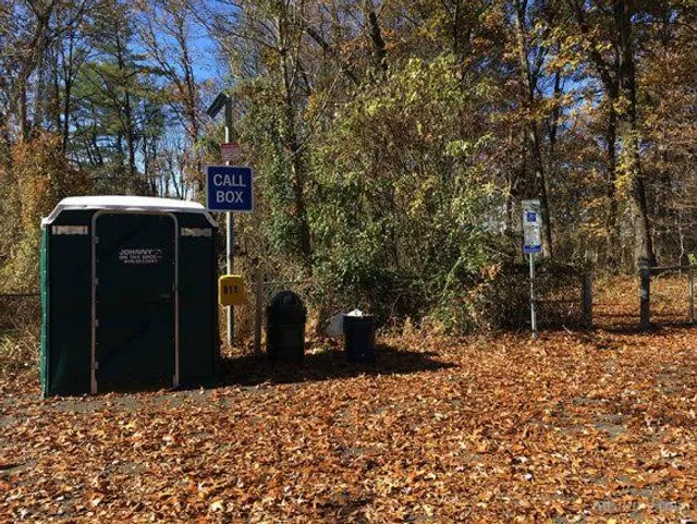 Washington Valley Park - PARKING