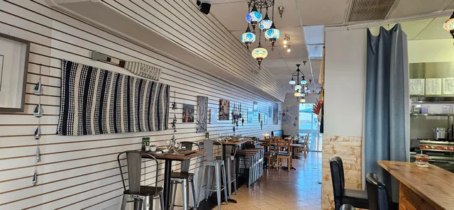 Mio’s Grill & Cafe