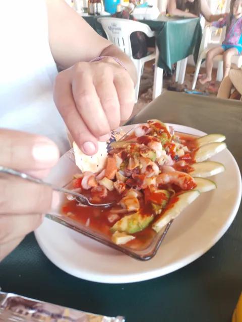 Restaurant Junto al Mar su Amigo Camilo