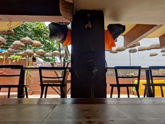 Ticana - Café, Bar & Bistro