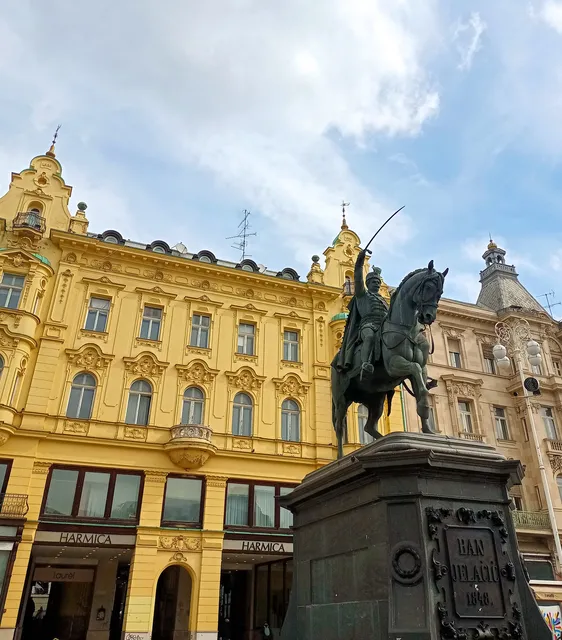 Ban Josip Jelačić Statue