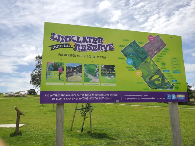Linklater Reserve