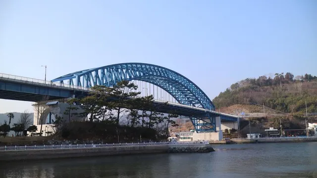 Tongyeong Daegyo Bridge
