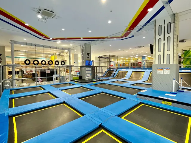 SPACE ATHLETIC TONDEMI MAKUHARI