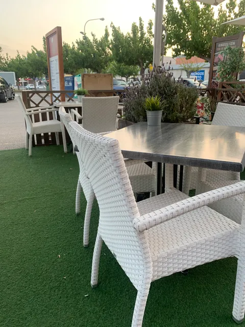 Davy's Food & Drinks I Restaurante - Cafetería