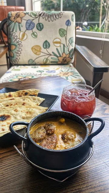 On Tap Cafe & Restaurant حلال (Halal Food)