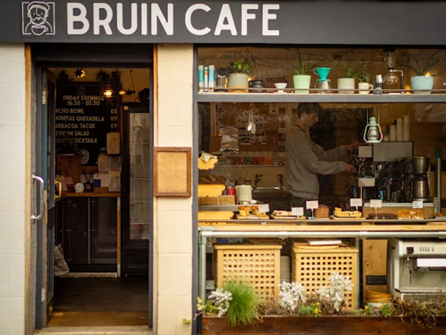 Bruin Café