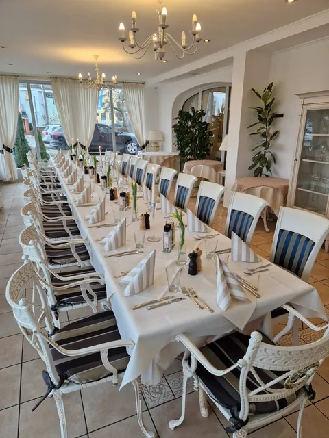 Restaurant & Cafe Am Yachthafen Waren