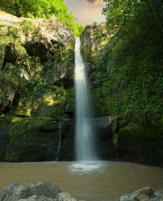Ohtamış Waterfall