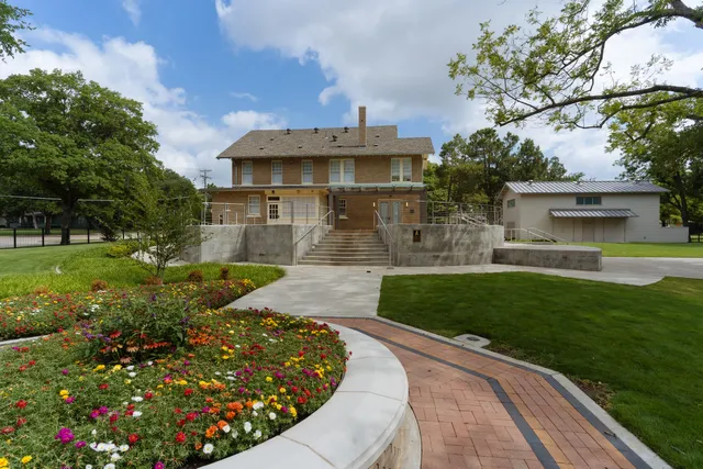 ArtCentre of Plano, Inc.