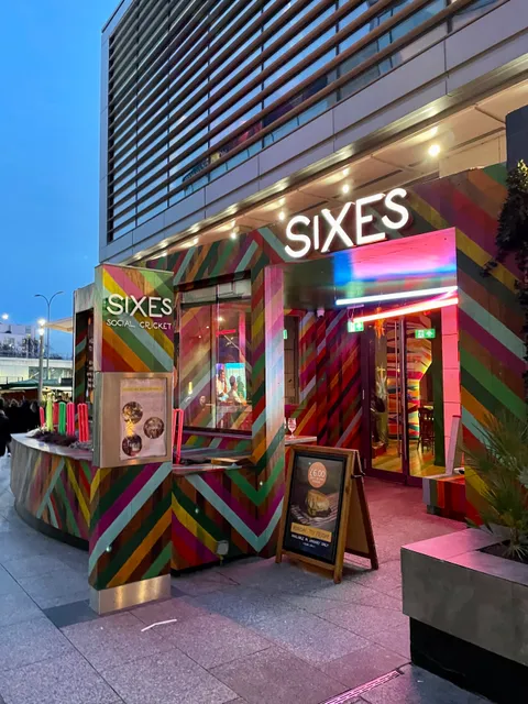 Sixes Social Cricket, Shepherd's Bush