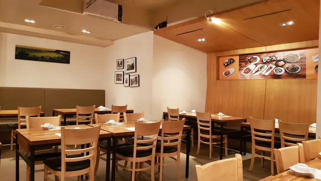 The Delicious Food Restaurant