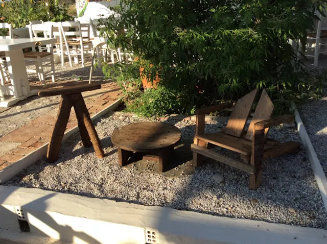 Hippy's Restaurant Beach Bar