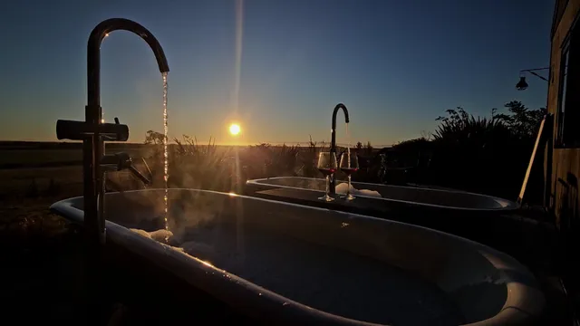 SHV Summerhill Heights Vineyard, Glamping & Elopements