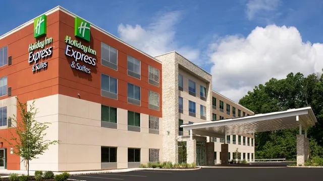 Holiday Inn Express & Suites North Brunswick by IHG