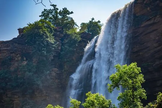 Lakhaniya Hills & Waterfall