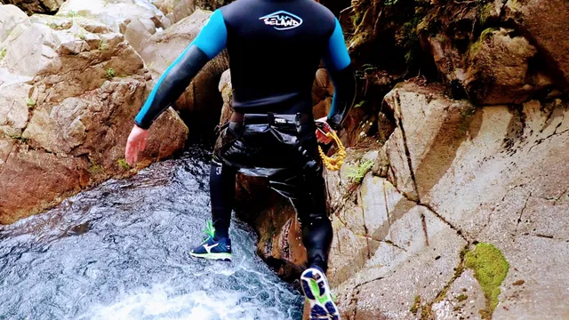 Passion Montagne: canyoning, raquettes, randonnée et marche nordique à Luchon