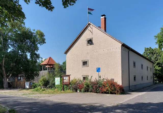 Velencei-tavi Galéria