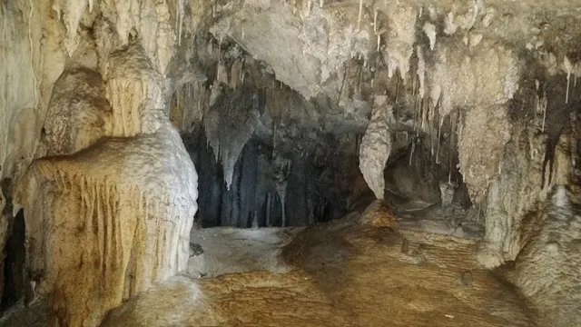 Klang Cave