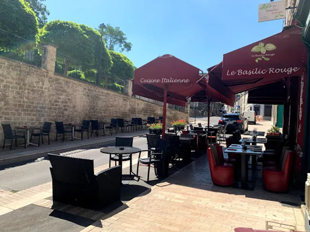 Le Basilic Rouge