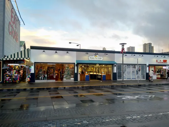 Pearl Factory Hawaii's Original Pearl-In-The-Oyster