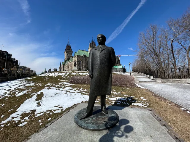 Statue of William Lyon MacKenzie King