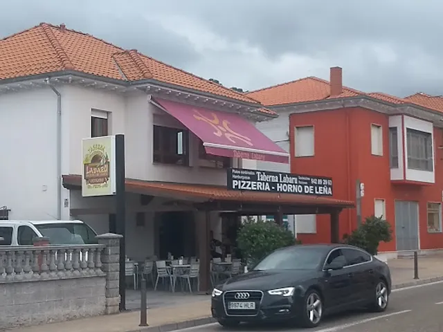 Taberna Lábaru Pizzería-Horno de Leña