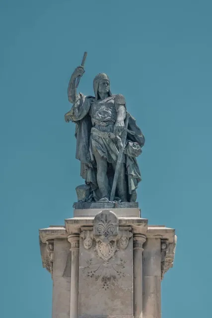 Monumento a Roger de Lauria