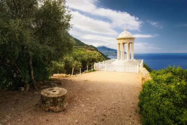 Marble Pavilion at Lakeshore Park