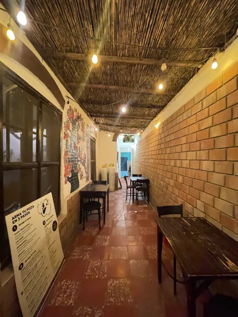 Pizzería "La Ardilla amarilla"