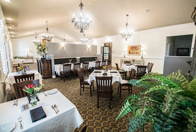 Magnolia Cottage (The Cottage on Main)