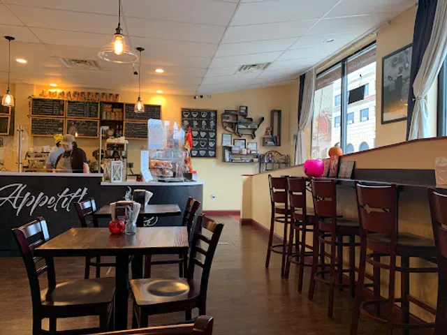 La Crepe Bakery & Café