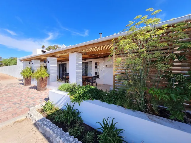 Oorgenoeg in Langebaan