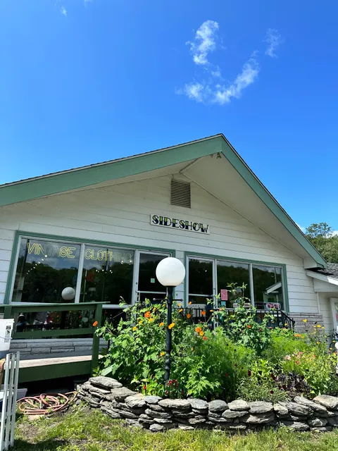 Sideshow Vintage Clothing