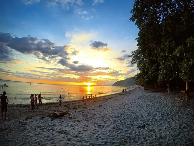 Pikalawag Beach