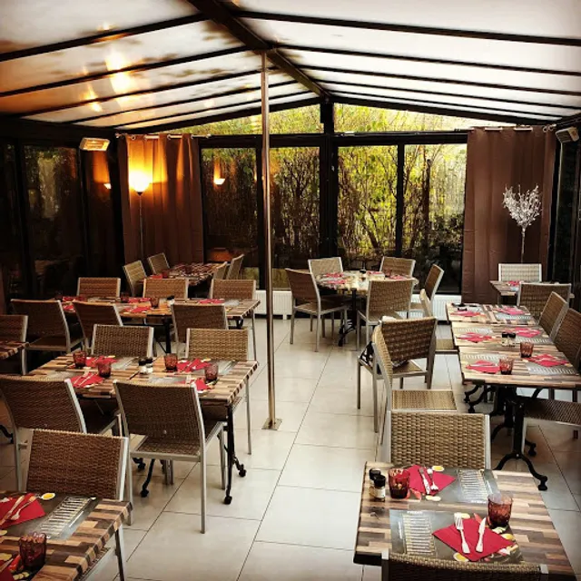 AL RISTORANTE TRATTORIA, (ARENA GRAND PARIS), (ITALIAN FOOD)